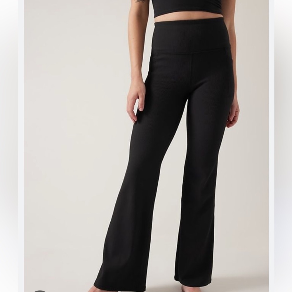 Athleta Salutation stash Rib Flare Pant
